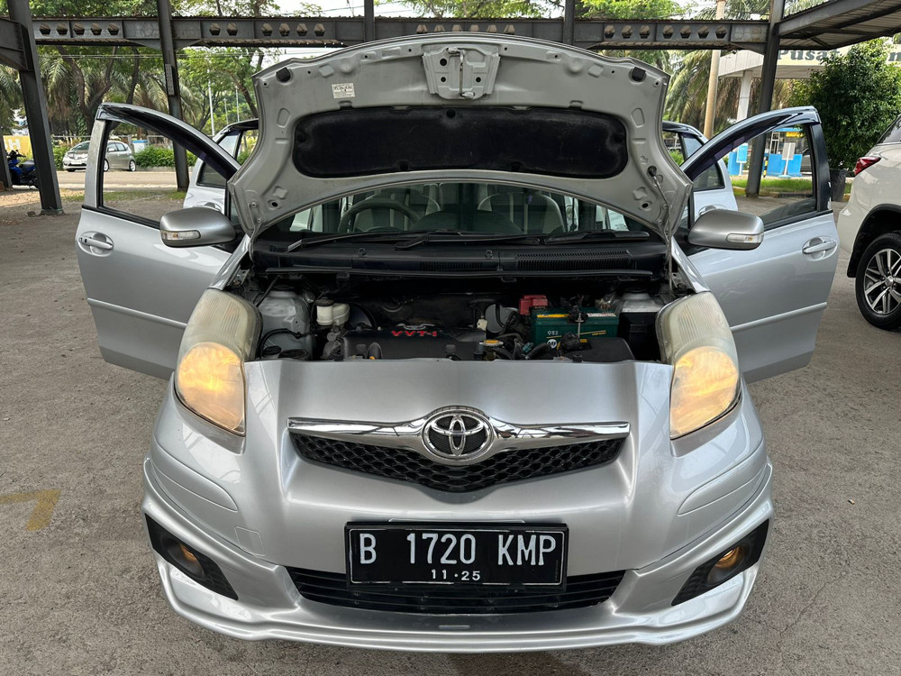 2010 Toyota Yaris 2010 Toyota Yaris