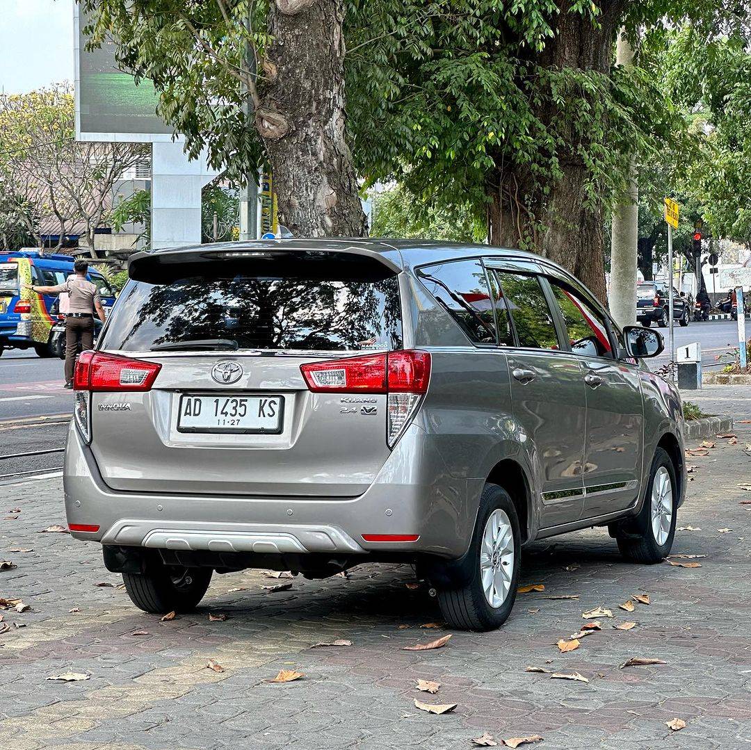 2016 Toyota Kijang Innova 2.7 V AT 2016 Toyota Kijang Innova 2.7 V AT