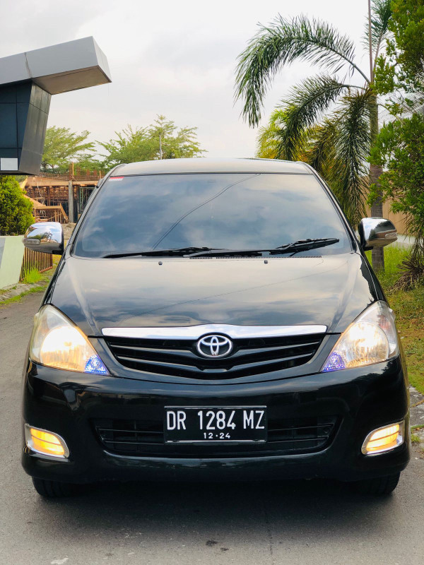 2011 Toyota Kijang Innova 2011 Toyota Kijang Innova