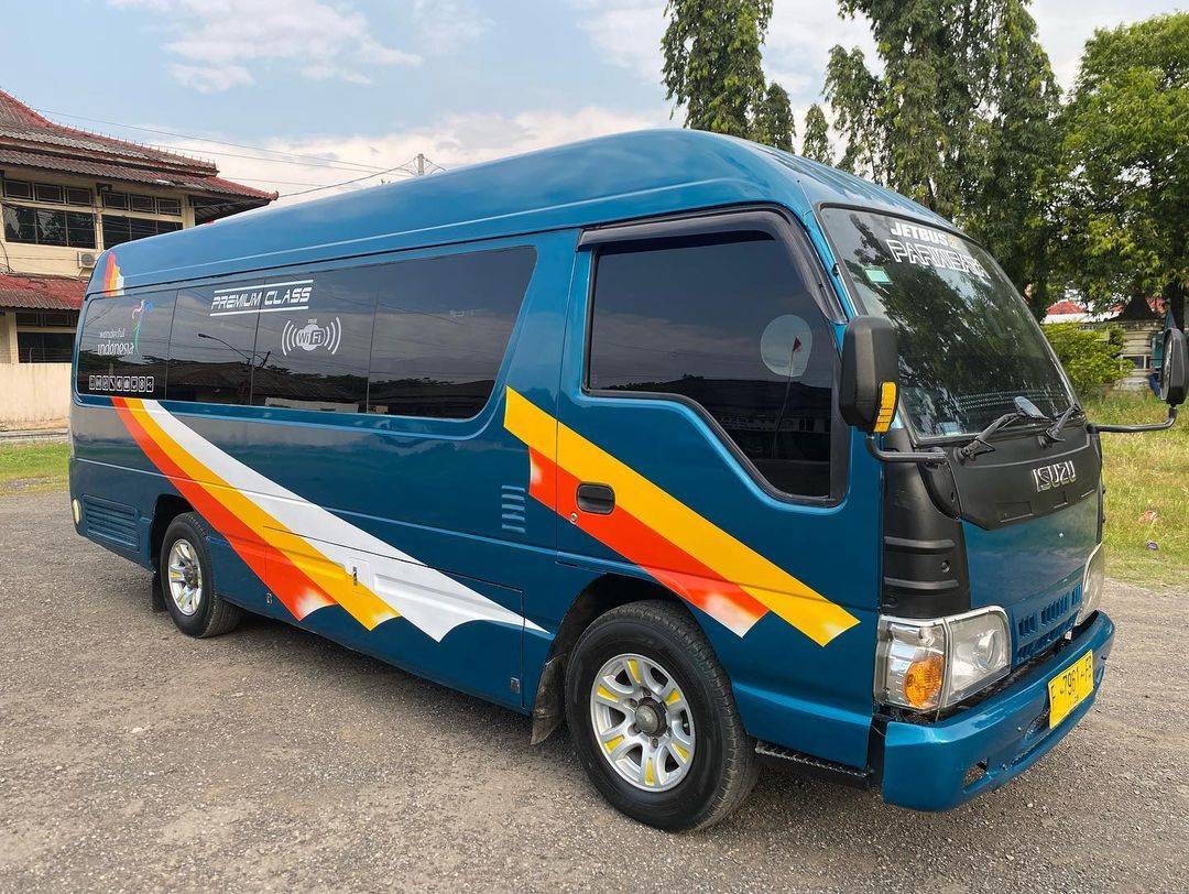 2015 Isuzu Traga 2015 Isuzu Traga