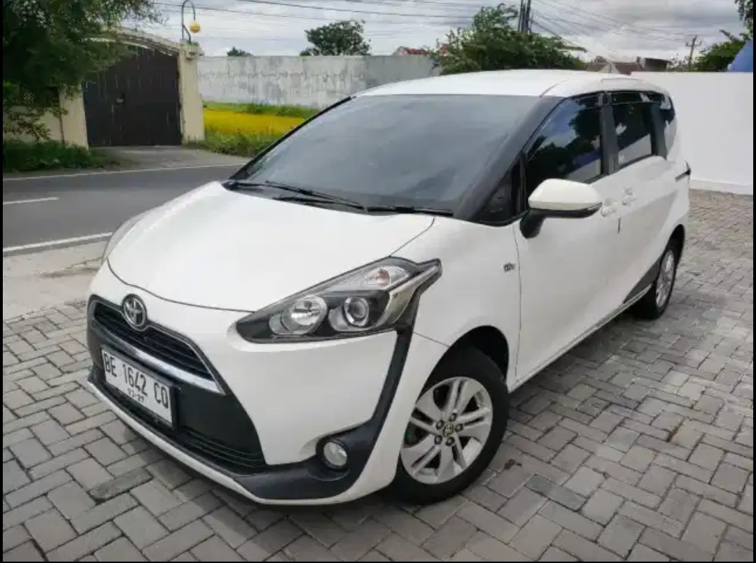 2017 Toyota Sienta G MT 2017 Toyota Sienta G MT