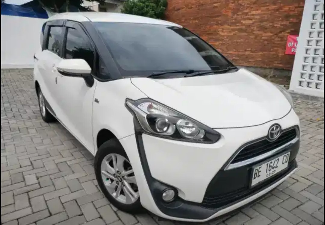 2017 Toyota Sienta G MT 2017 Toyota Sienta G MT