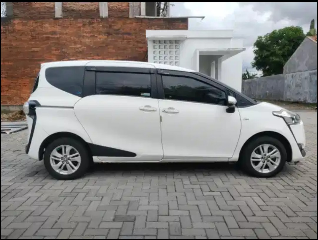 2017 Toyota Sienta G MT 2017 Toyota Sienta G MT