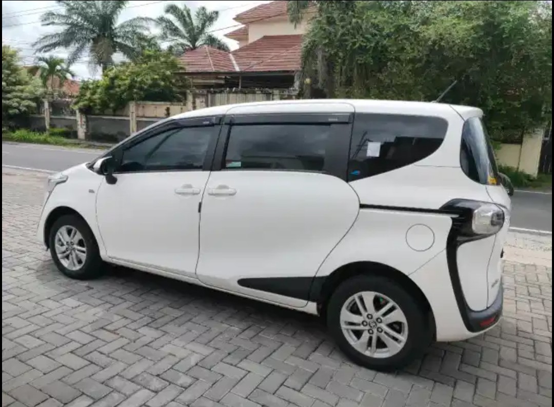 2017 Toyota Sienta G MT 2017 Toyota Sienta G MT