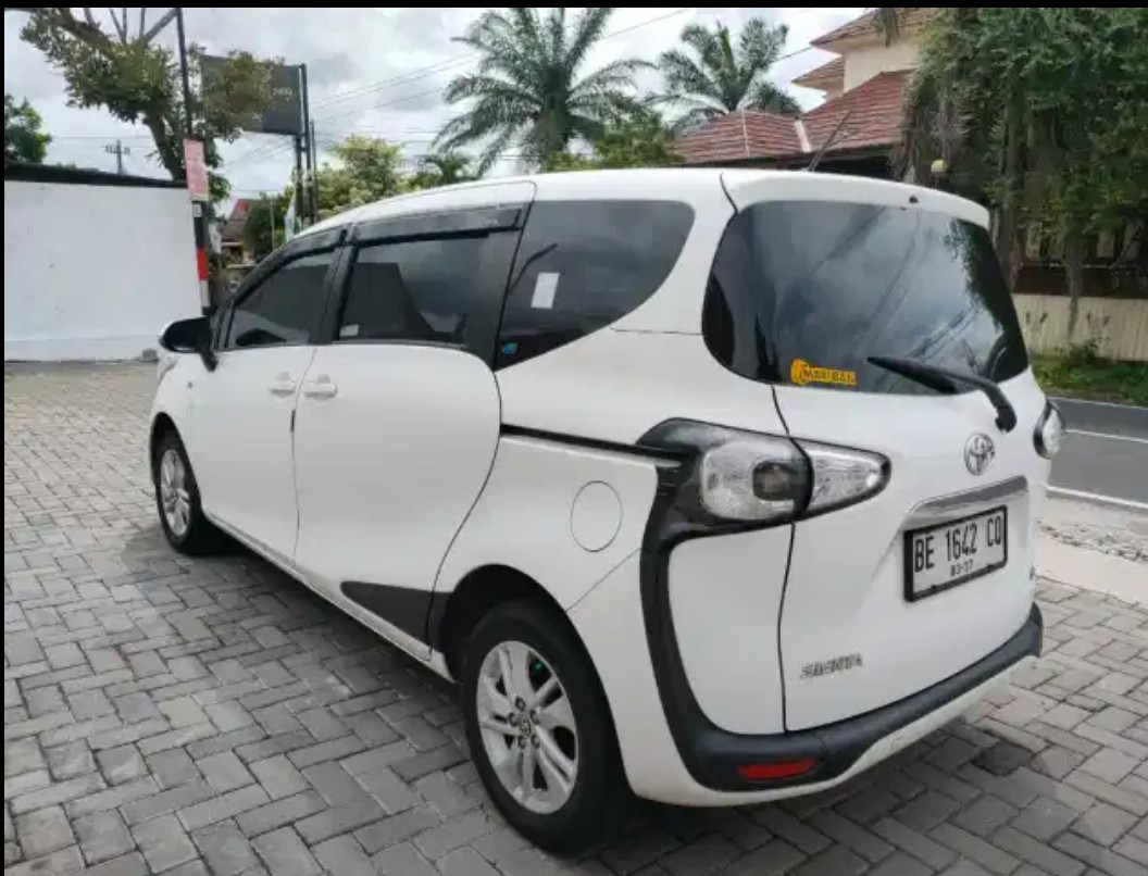 2017 Toyota Sienta G MT 2017 Toyota Sienta G MT