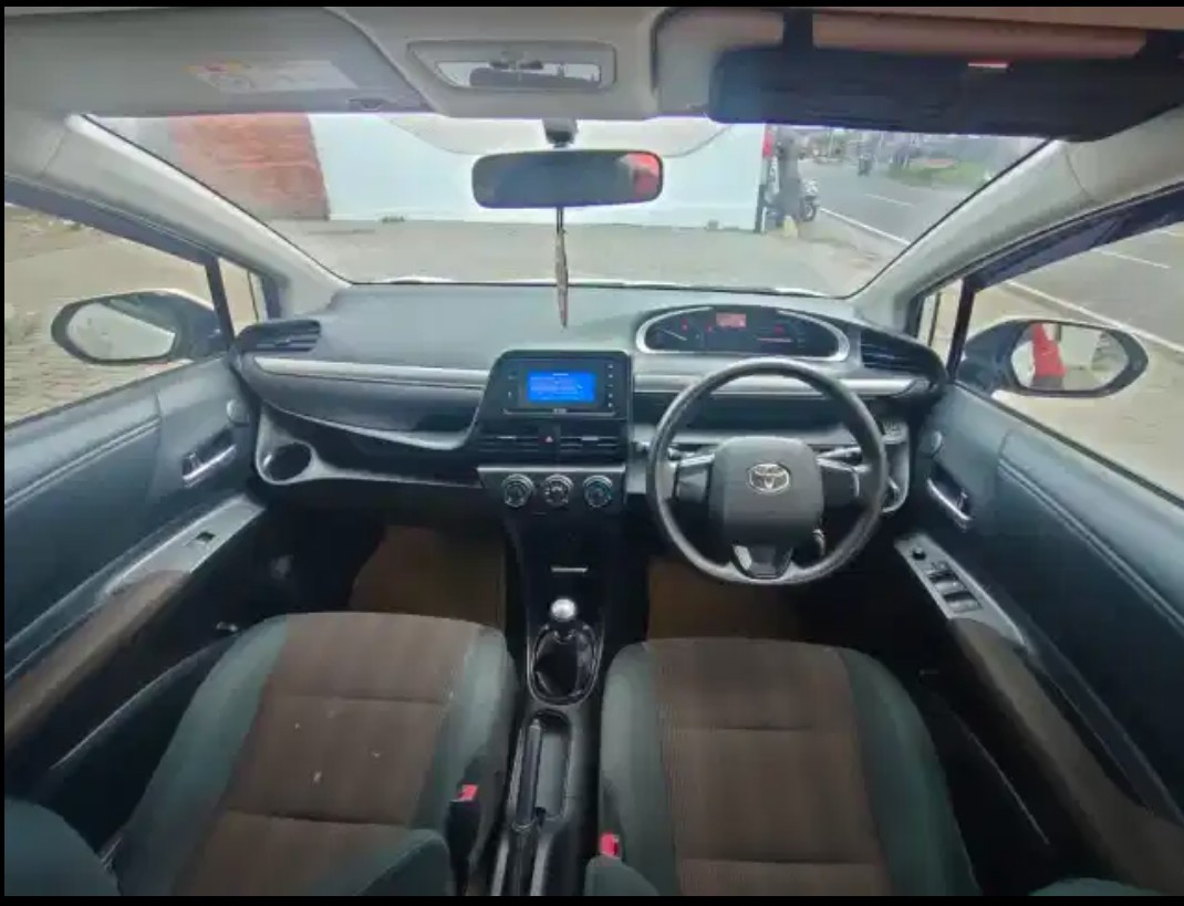 2017 Toyota Sienta G MT 2017 Toyota Sienta G MT