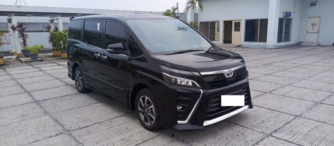 2020 Toyota Voxy 2.0L AT Bekas 2020 Toyota Voxy 2.0L AT Bekas