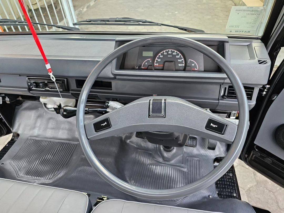 2023 Mitsubishi L300 2023 Mitsubishi L300