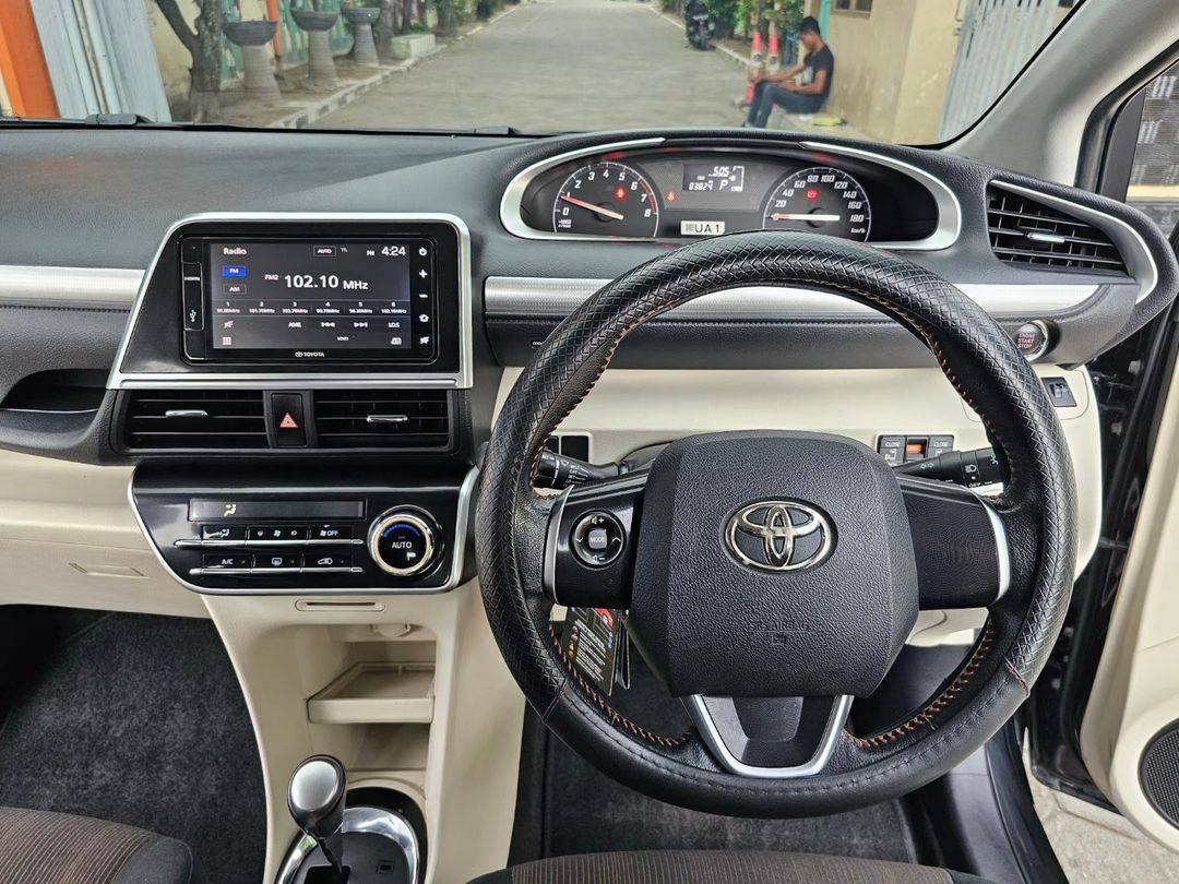 2017 Toyota Sienta 2017 Toyota Sienta