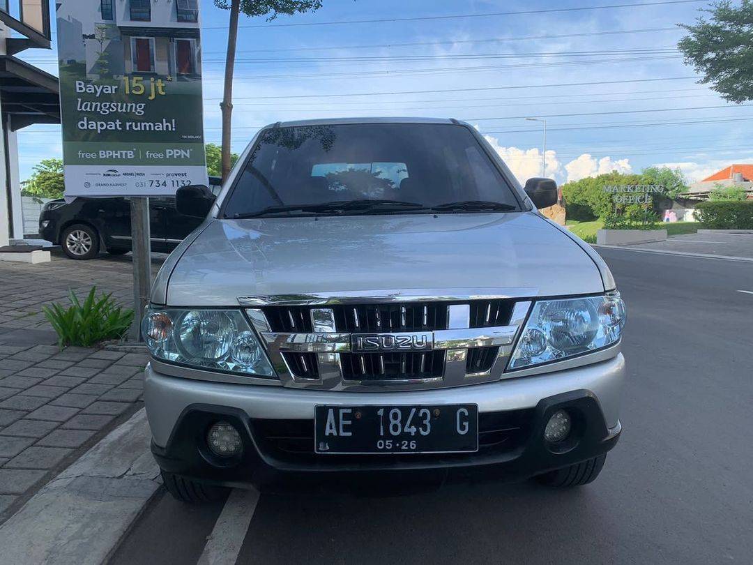 Second Hand 2013 Isuzu Panther Second Hand 2013 Isuzu Panther