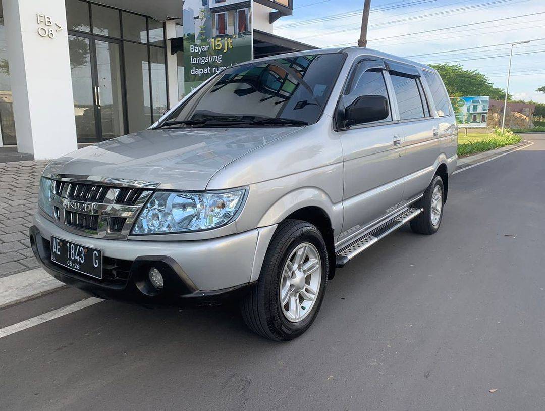 2013 Isuzu Panther 2013 Isuzu Panther