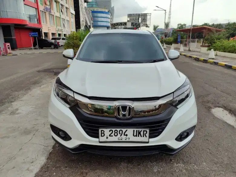 Second Hand 2019 Honda HRV  1.5L E CVT Second Hand 2019 Honda HRV  1.5L E CVT