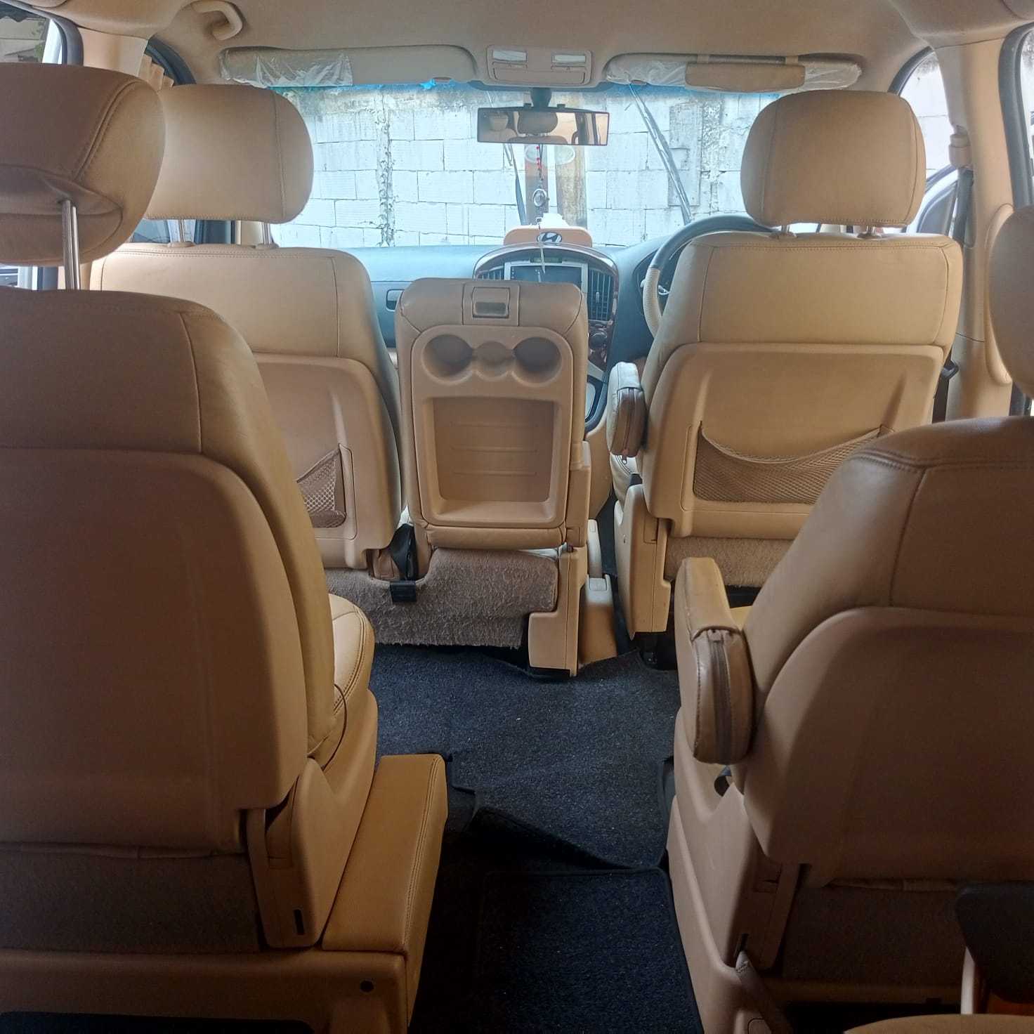 2012 Hyundai H1 2.4L ROYALE AT 2012 Hyundai H1 2.4L ROYALE AT