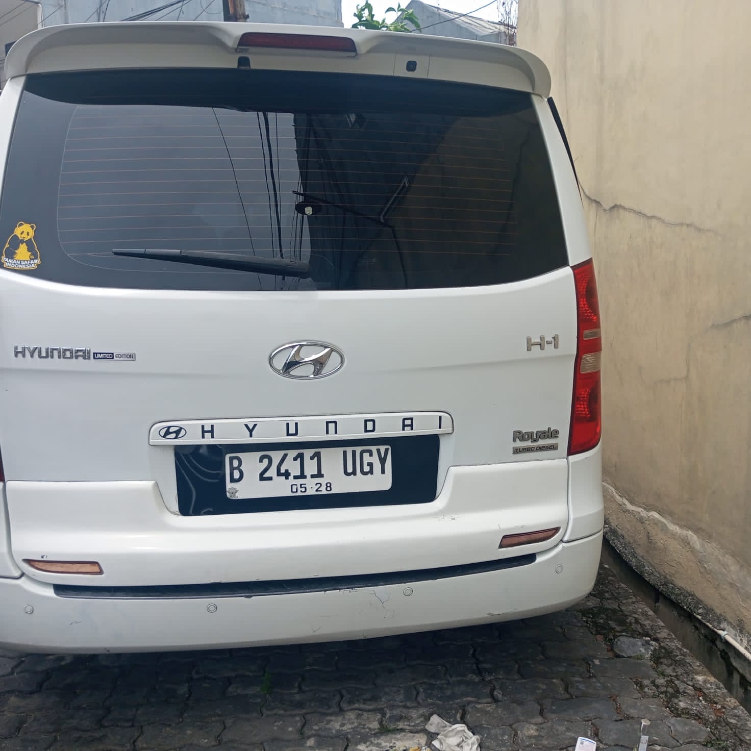 2012 Hyundai H1 2.4L ROYALE AT 2012 Hyundai H1 2.4L ROYALE AT