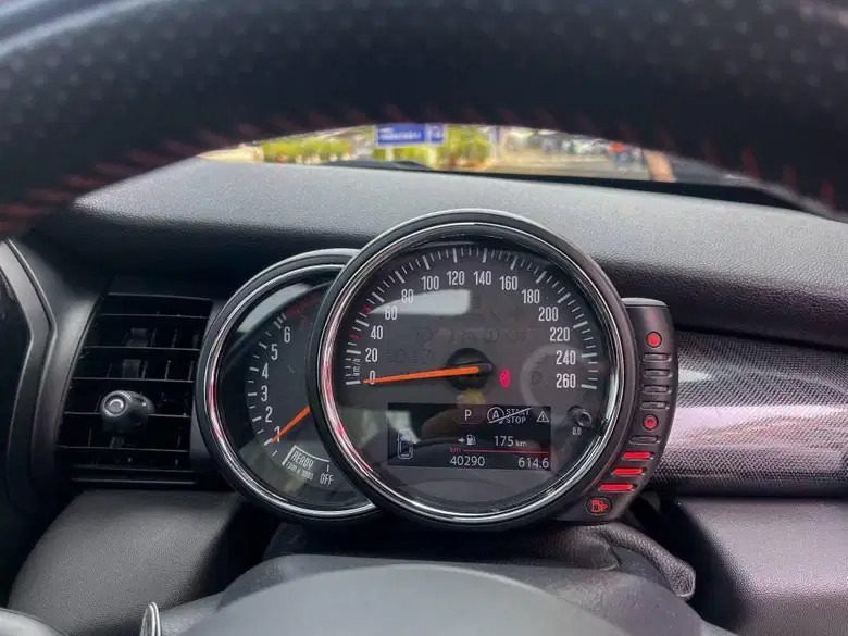 2015 MINI 5-Door  Cooper S 2015 MINI 5-Door  Cooper S