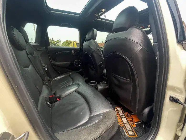 2015 MINI 5-Door  Cooper S 2015 MINI 5-Door  Cooper S