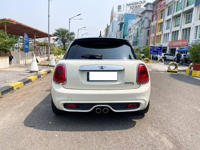 2015 MINI 5-Door  Cooper S 2015 MINI 5-Door  Cooper S