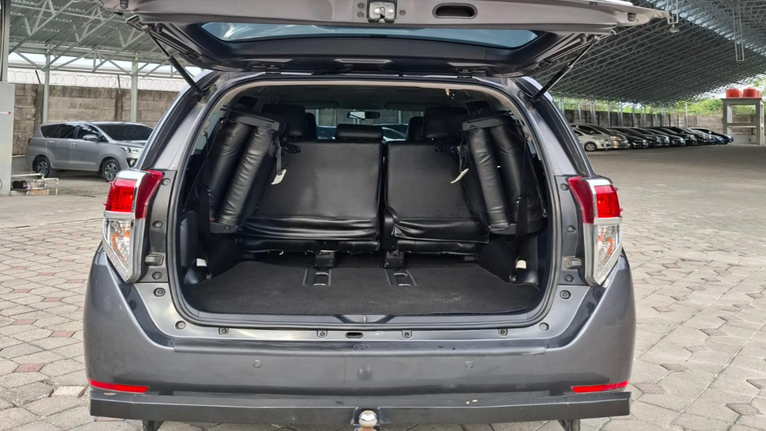 2020 Toyota Kijang Innova 2.5 G AT DIESEL 2020 Toyota Kijang Innova 2.5 G AT DIESEL