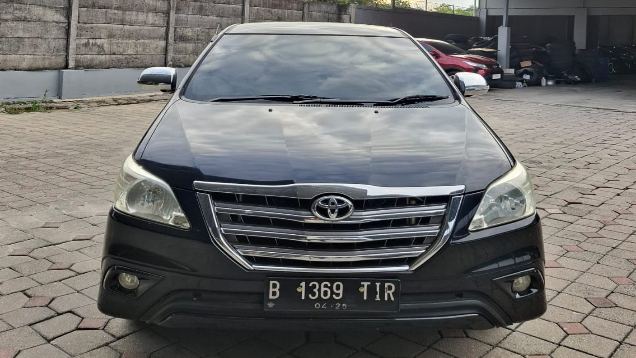 Second Hand 2015 Toyota Innova Second Hand 2015 Toyota Innova