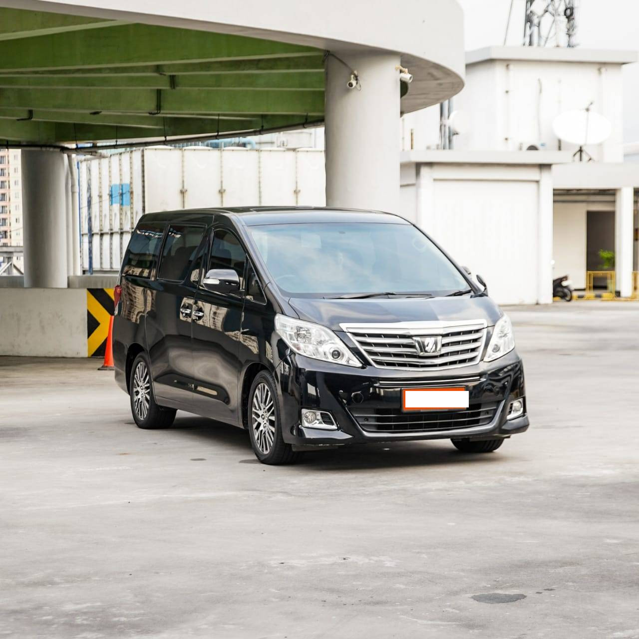Second Hand 2014 Toyota Alphard Second Hand 2014 Toyota Alphard