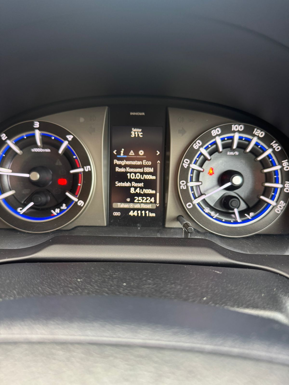 2016 Toyota Kijang Innova REBORN 2.4 V MT DIESEL