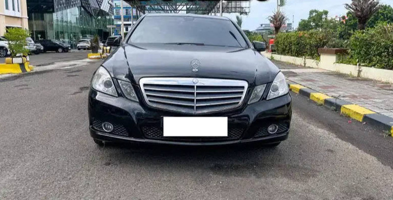 2010 Mercedes Benz E-Class Bekas 2010 Mercedes Benz E-Class Bekas