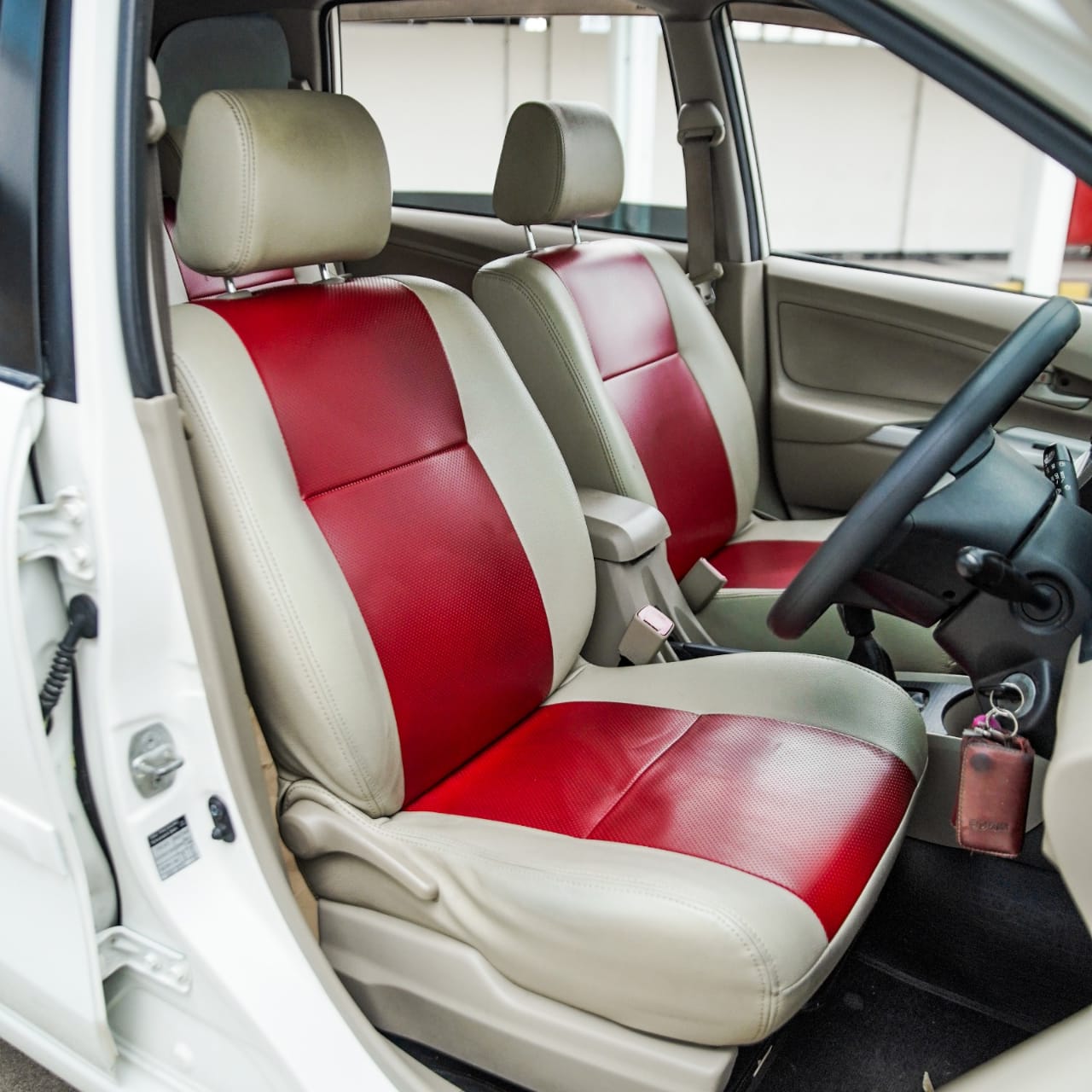 2014 Daihatsu Xenia  1.0 M MT DELUXE 2014 Daihatsu Xenia  1.0 M MT DELUXE