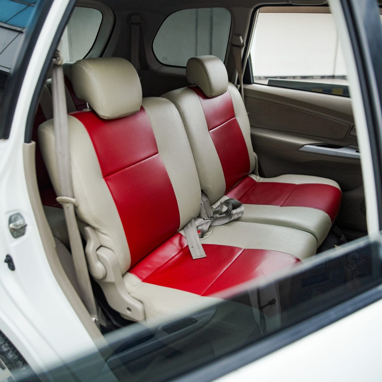 2014 Daihatsu Xenia  1.0 M MT DELUXE 2014 Daihatsu Xenia  1.0 M MT DELUXE