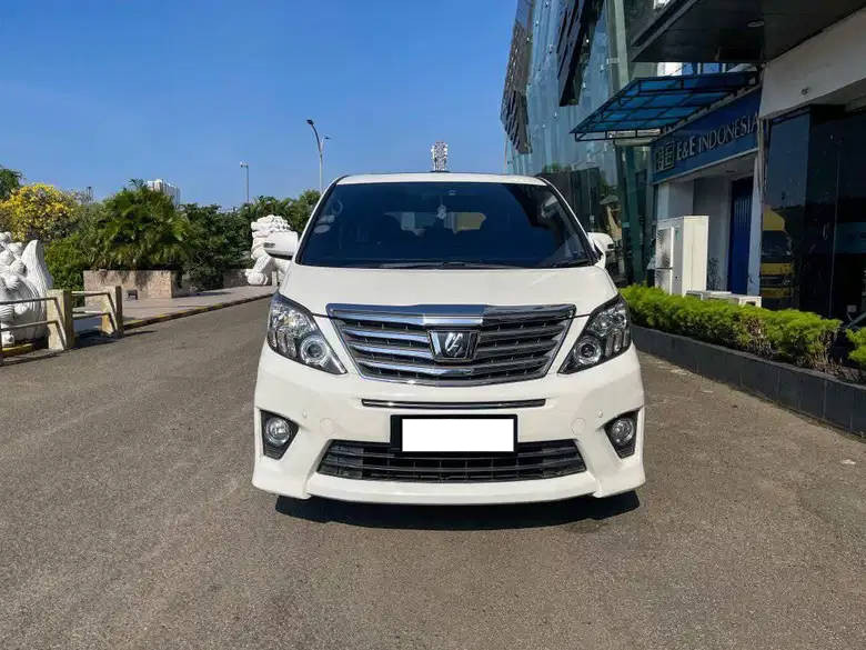 Second Hand 2014 Toyota Alphard Second Hand 2014 Toyota Alphard