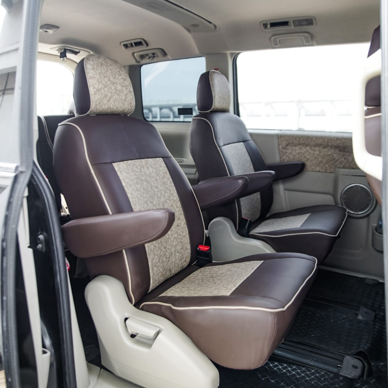 2015 Mitsubishi Delica 2015 Mitsubishi Delica