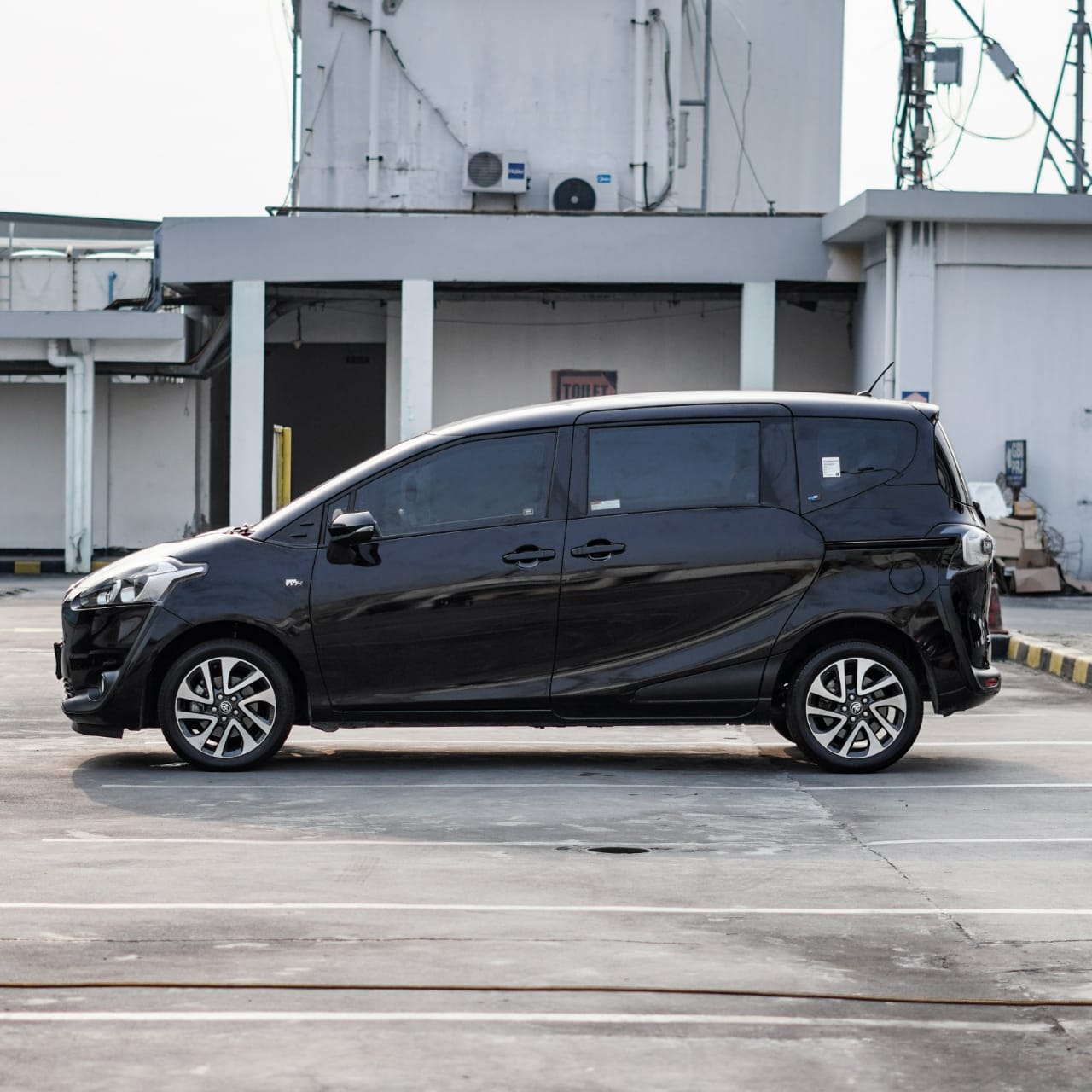 2017 Toyota Sienta 2017 Toyota Sienta