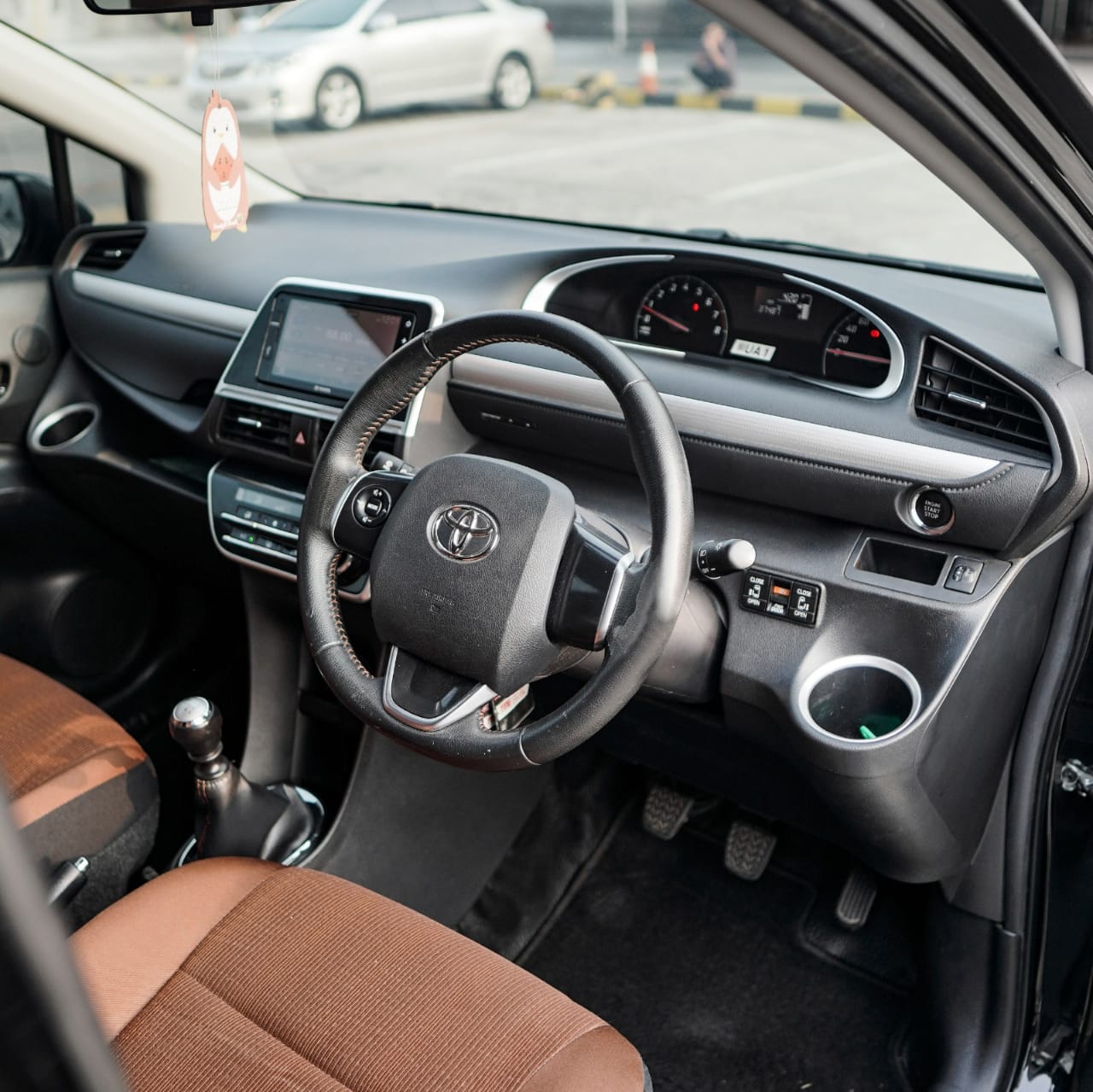 2017 Toyota Sienta 2017 Toyota Sienta