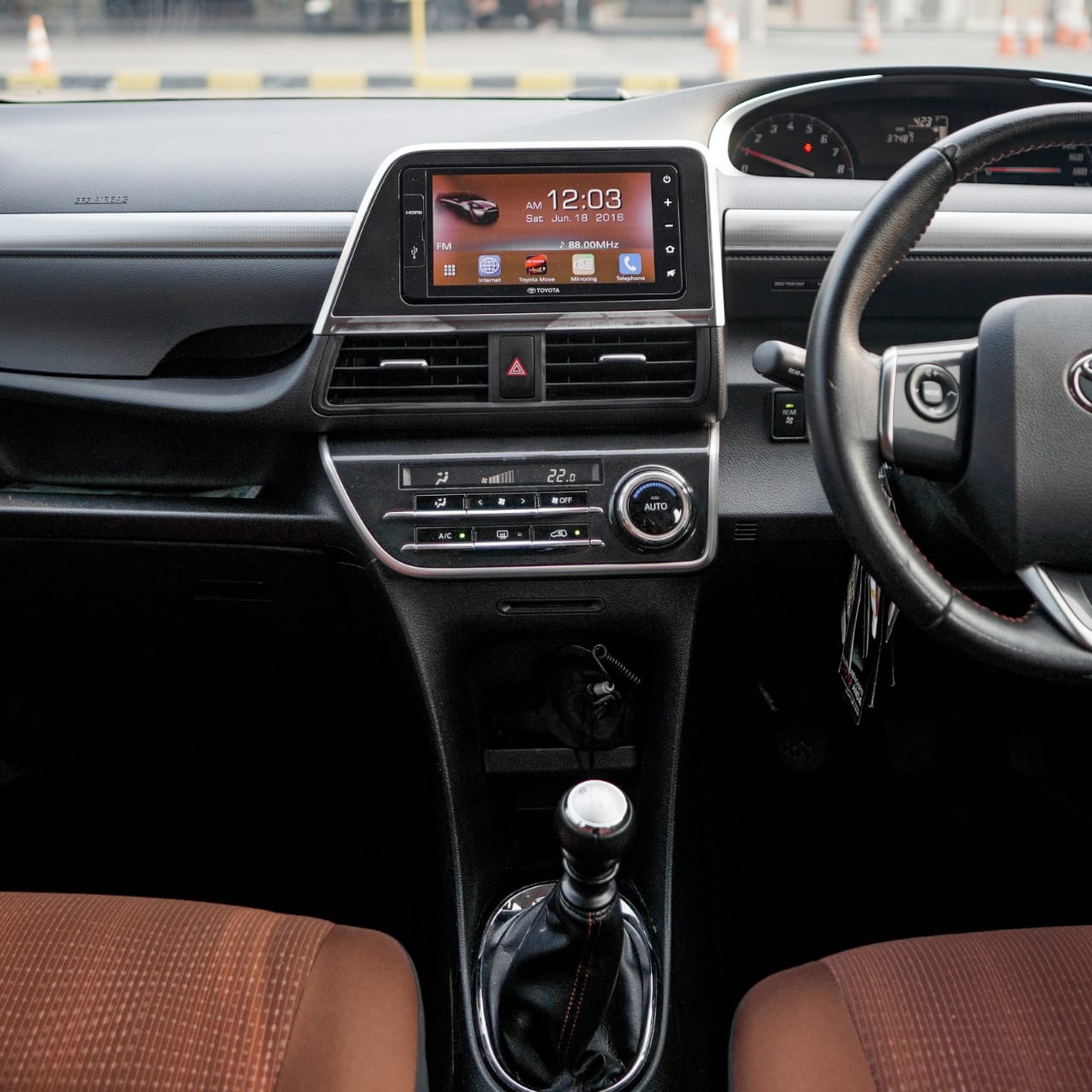 2017 Toyota Sienta 2017 Toyota Sienta