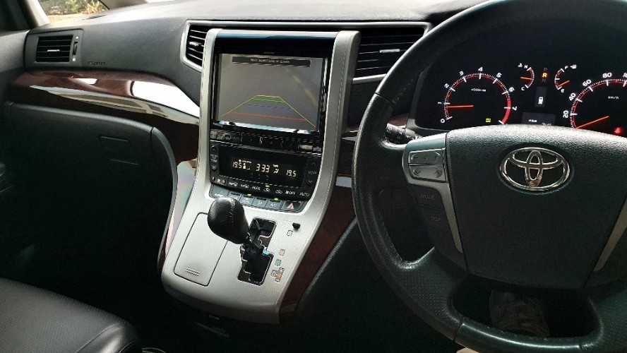 2013 Toyota Vellfire 2013 Toyota Vellfire