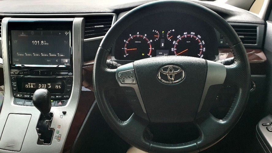 2013 Toyota Vellfire 2013 Toyota Vellfire