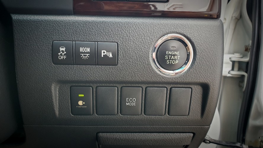 2013 Toyota Vellfire 2013 Toyota Vellfire