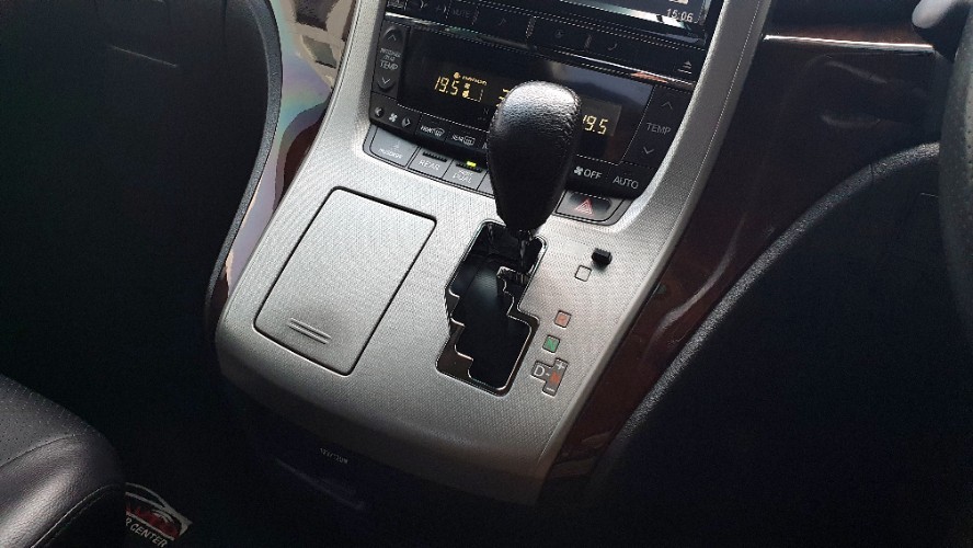 2013 Toyota Vellfire 2013 Toyota Vellfire