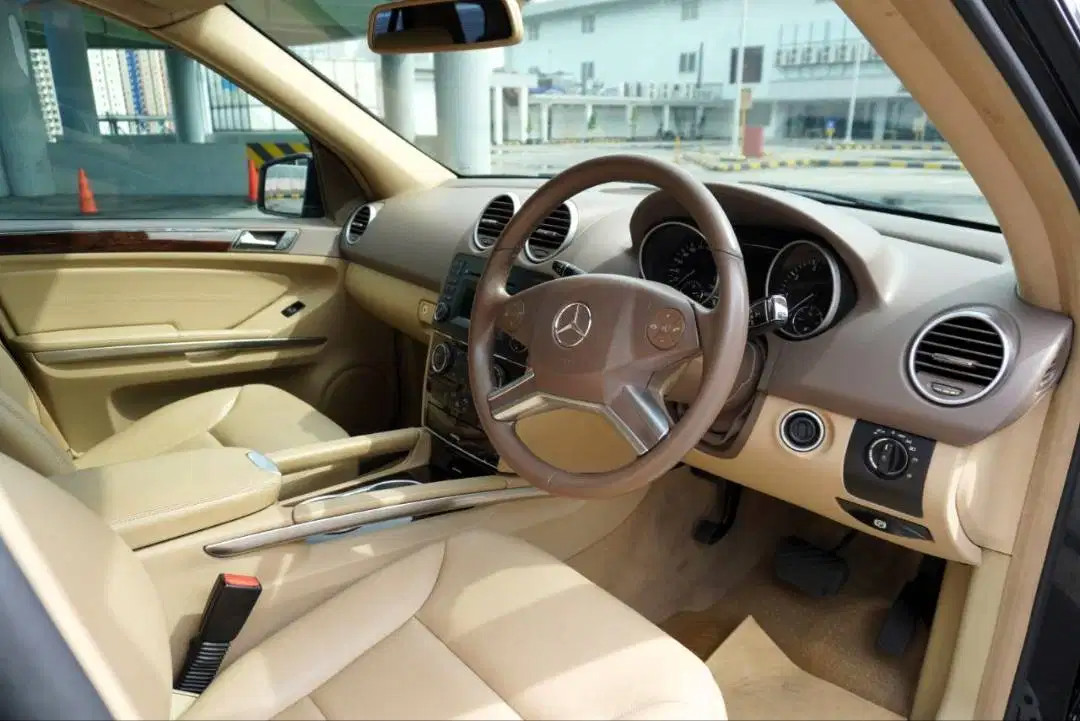 2010 Mercedes Benz ML-Class 2010 Mercedes Benz ML-Class