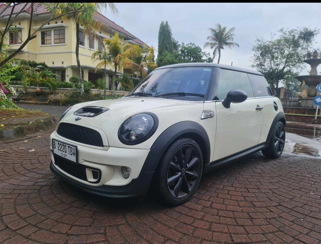 2014 MINI Cooper S Countryman 1.6 S TURBO Bekas 2014 MINI Cooper S Countryman 1.6 S TURBO Bekas
