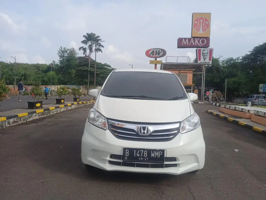 2013 Honda Freed Bekas 2013 Honda Freed Bekas