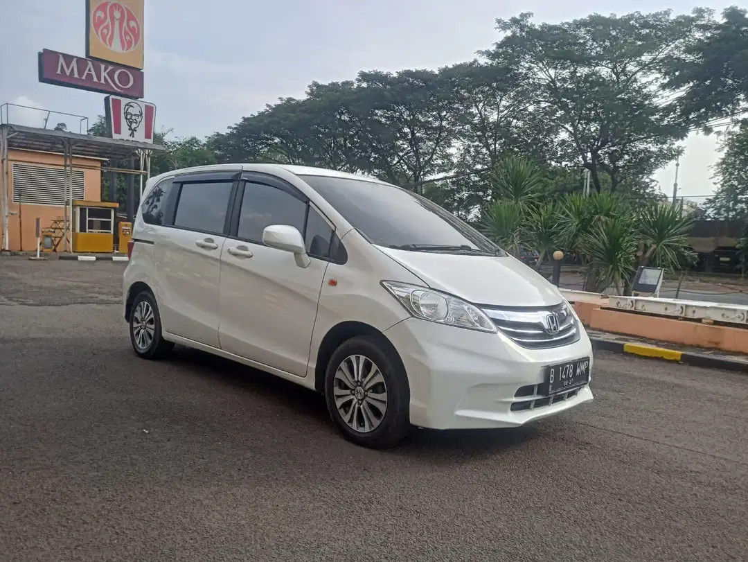 2013 Honda Freed  S AT 2013 Honda Freed  S AT