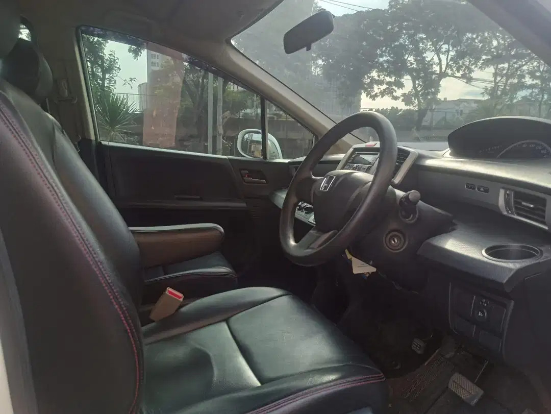 2013 Honda Freed  S AT 2013 Honda Freed  S AT