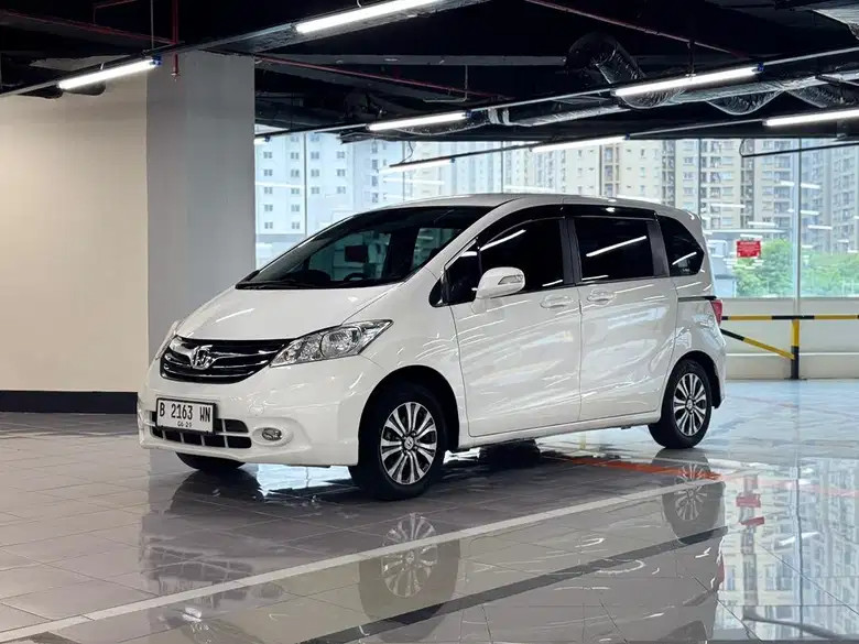2013 Honda Freed  EA/T 2013 Honda Freed  EA/T