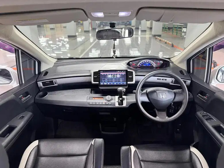 2013 Honda Freed  EA/T 2013 Honda Freed  EA/T