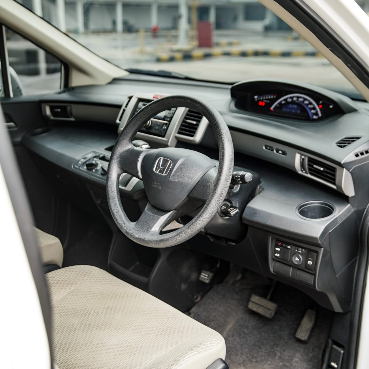 2013 Honda Freed  SD 2013 Honda Freed  SD