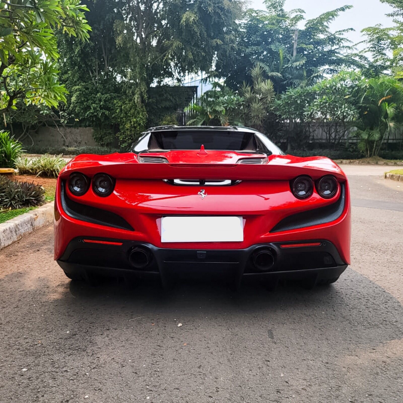 2022 Ferrari F8 Spider 3.9L V8 2022 Ferrari F8 Spider 3.9L V8