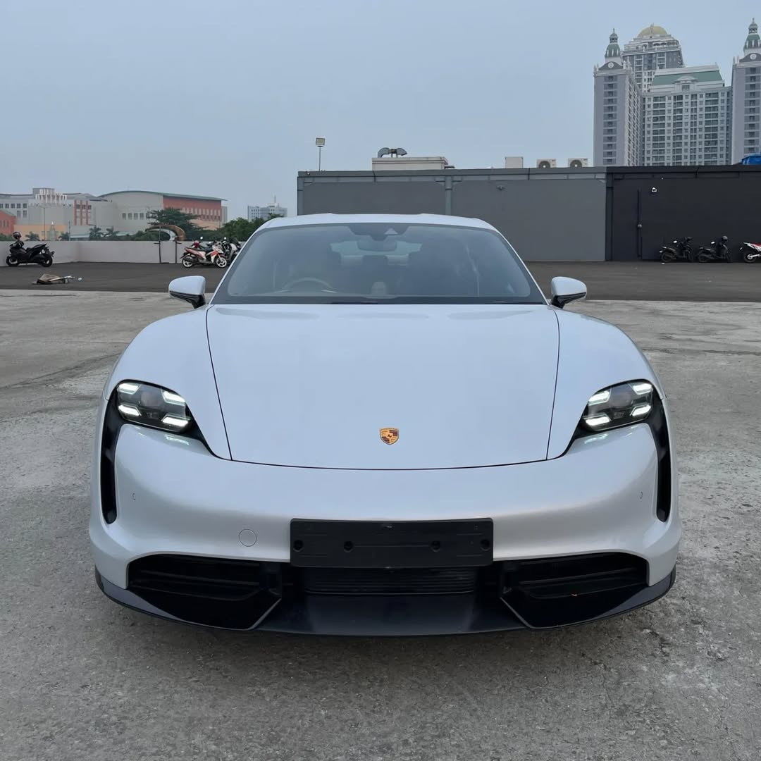 2022 Porsche Taycan Turbo 2022 Porsche Taycan Turbo