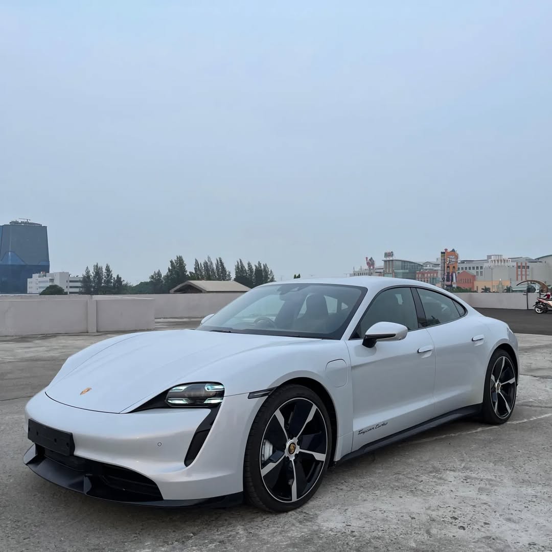 2022 Porsche Taycan Turbo 2022 Porsche Taycan Turbo