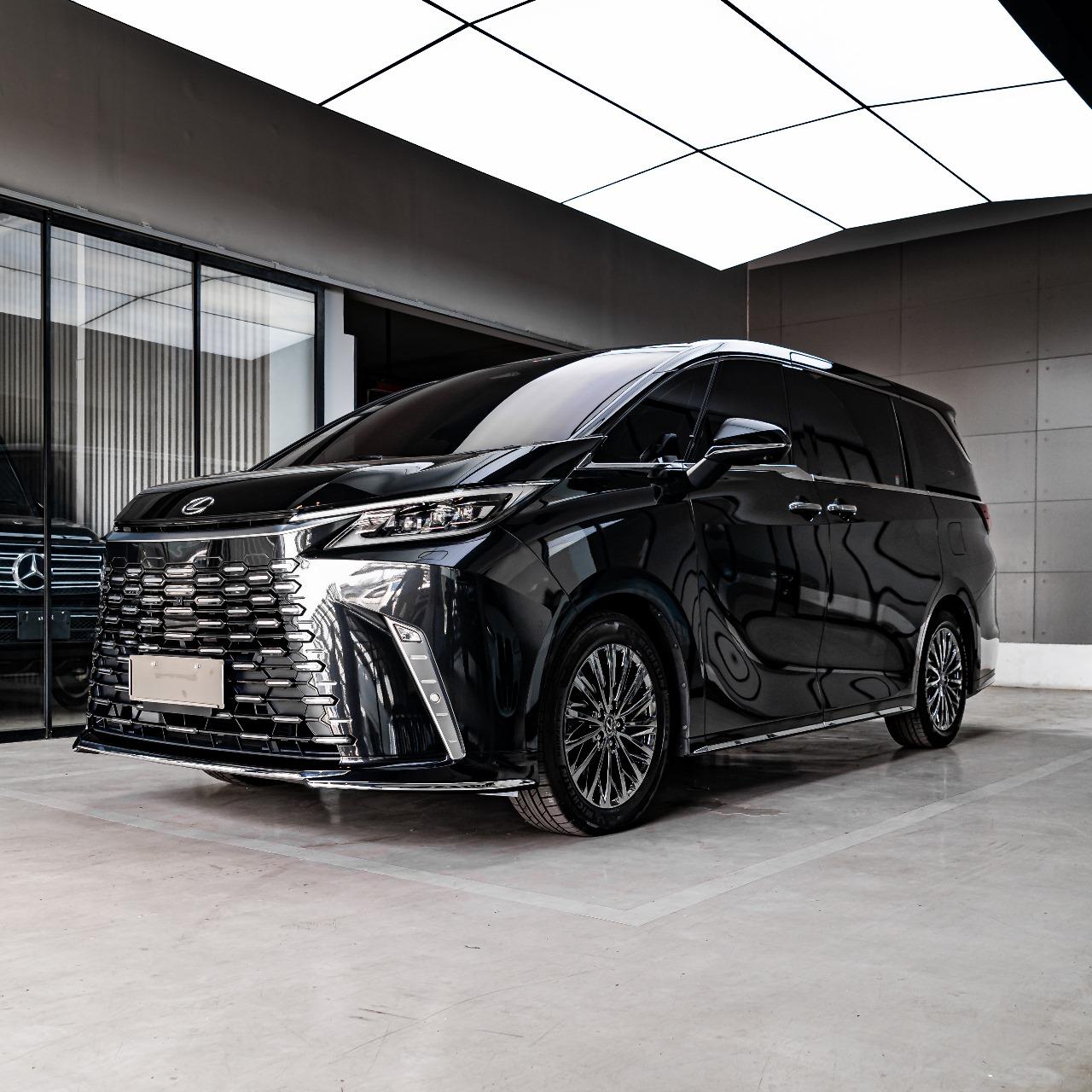 Second Hand 2024 Lexus LM  350 7 Seater Second Hand 2024 Lexus LM  350 7 Seater