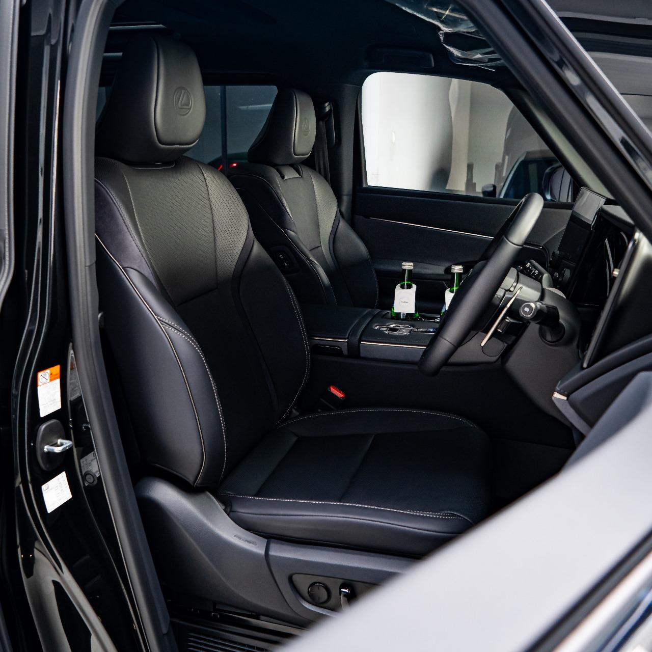 2024 Lexus LM  350 7 Seater 2024 Lexus LM  350 7 Seater